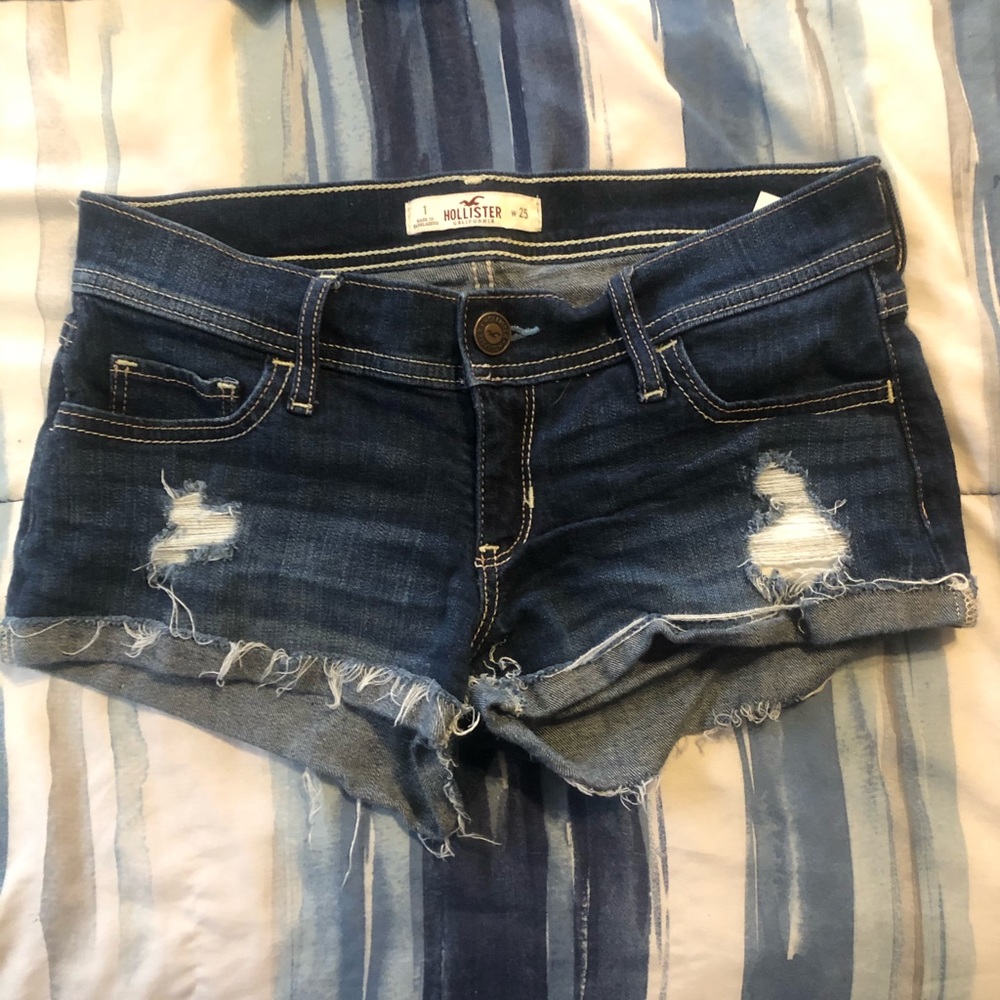 Hollister size 1 distressed shorts